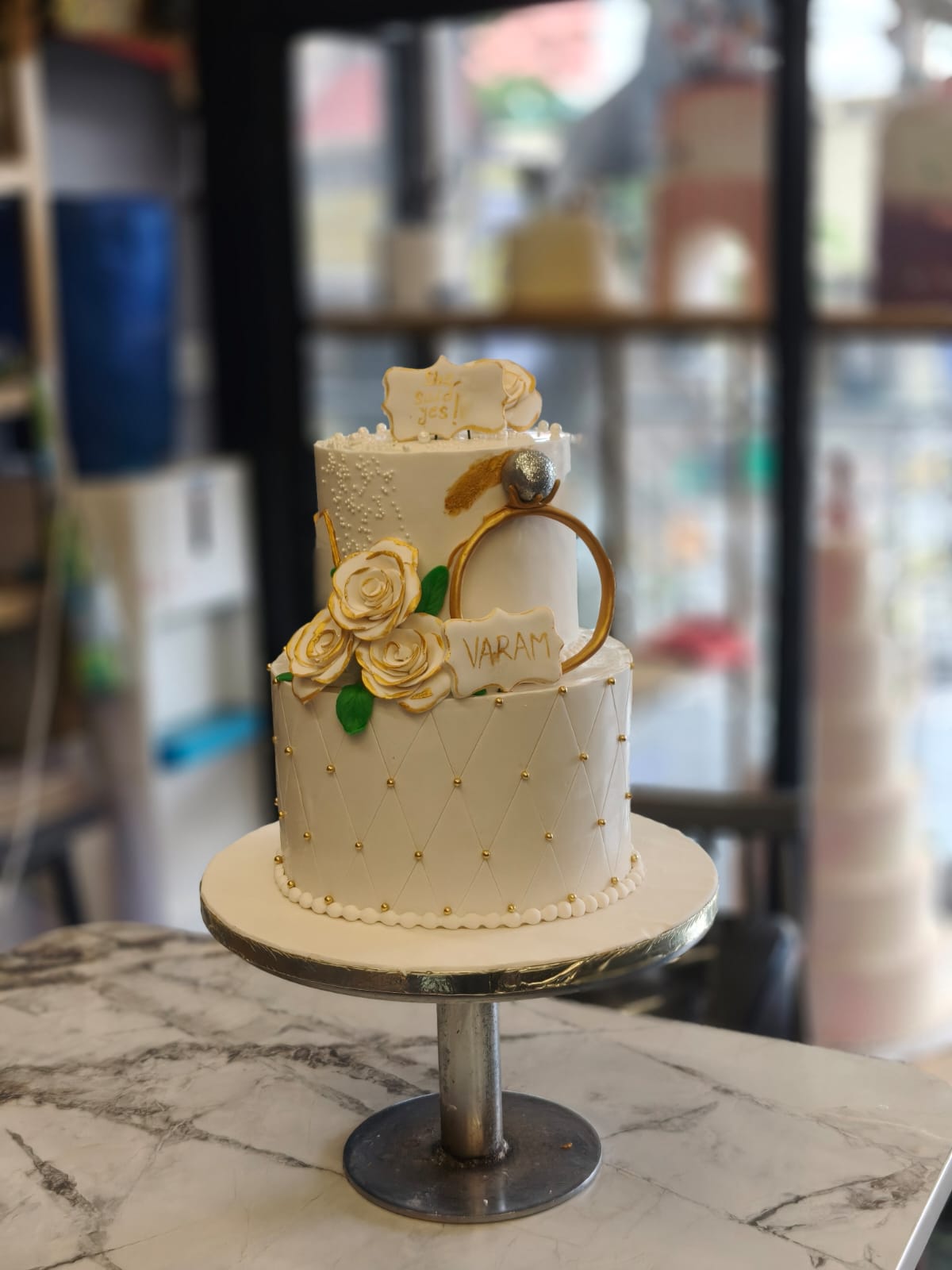 Elegant engagement and wedding cake inspiration